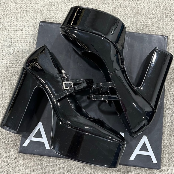 Bloomingdale’s AQUA Emmy Mary Jane Platform High Heel Pumps - Picture 2 of 10